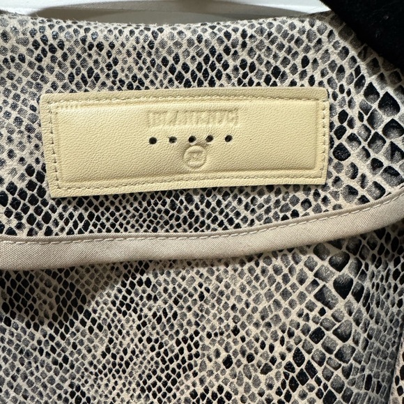 Snakeskin Patterned Women's Blazer - Picture 2 of 3